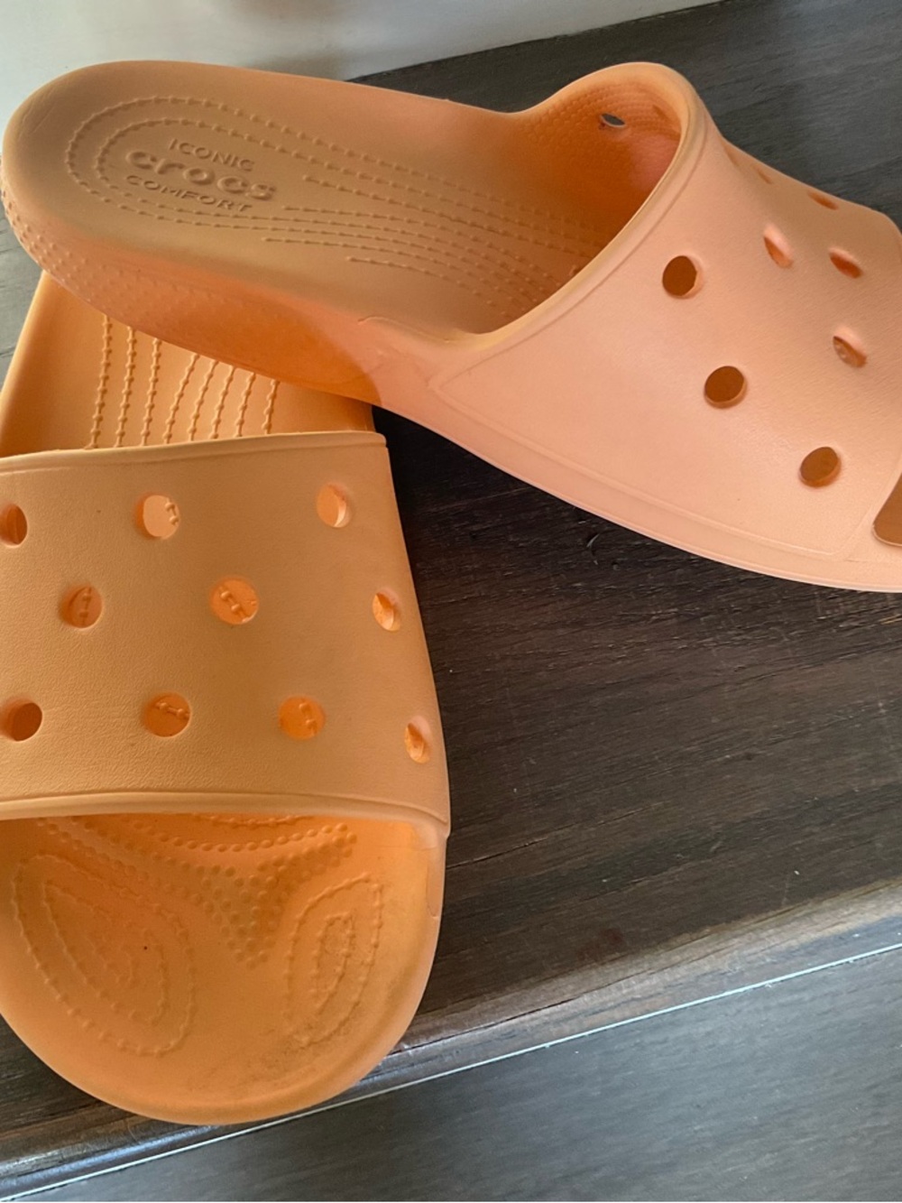 CROCS Classic slide, peach, women’s sz 8